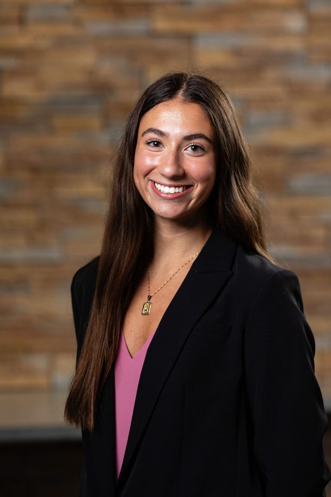 Headshot of Lily Fischer