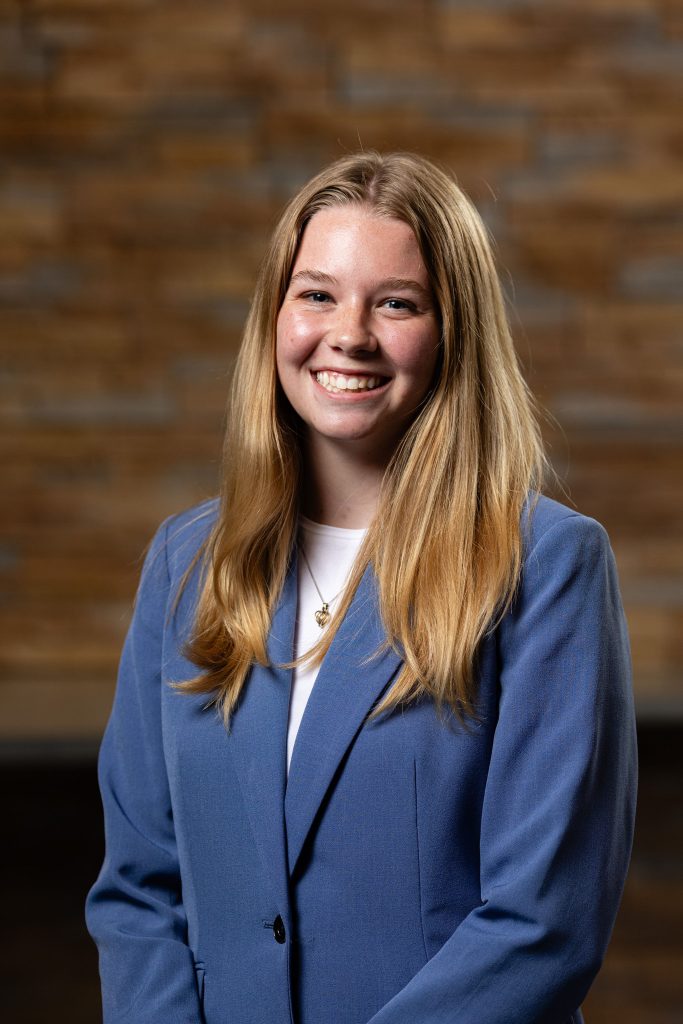 Headshot of Kelly Johnson