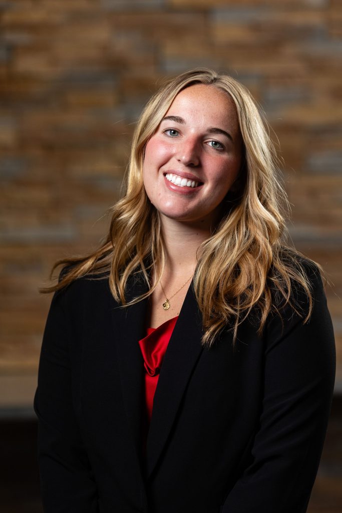 Headshot of Elle Crafton